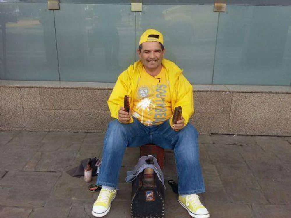 �Nanni vende pochoclos, David es mozo y Olmedo lustrabotas? 
