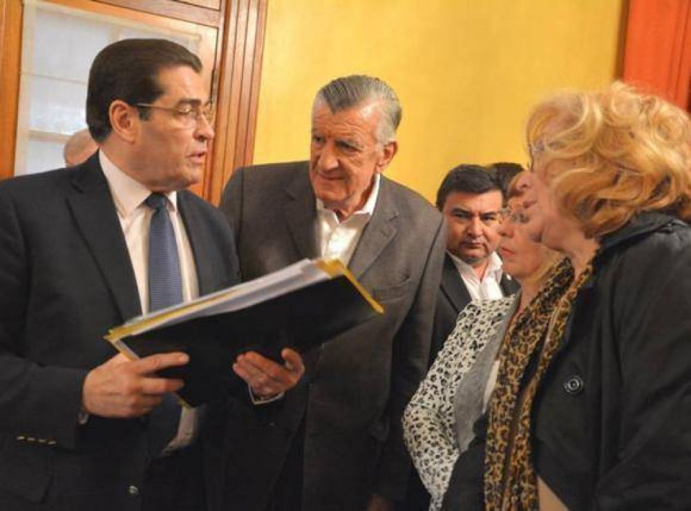 Pol�mica entre el Gobierno y la UNCuyo por Veladero