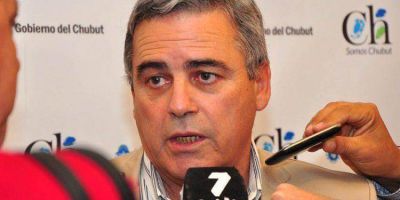 Buzzi firm� decreto de Necesidad y Urgencia que declara la emergencia