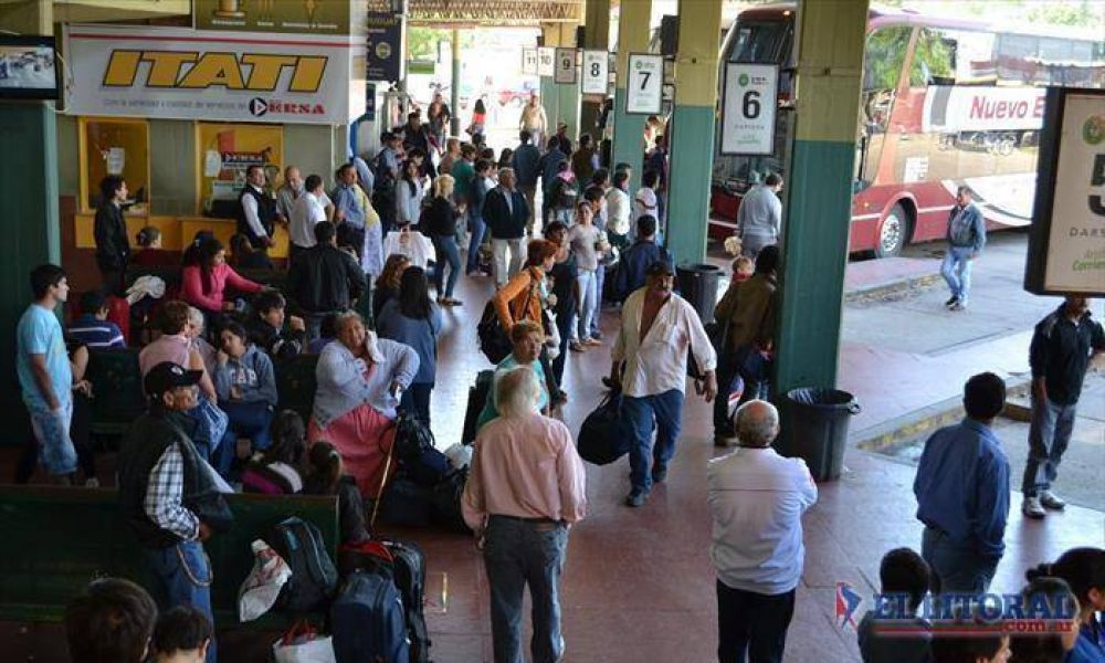 Por alta demanda, empresas de �mnibus suman refuerzos para este fin de semana largo