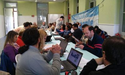 El Plenario de Agmer resolvi� concurrir a la audiencia con el Gobierno y dejar en suspenso el paro de 72 horas 