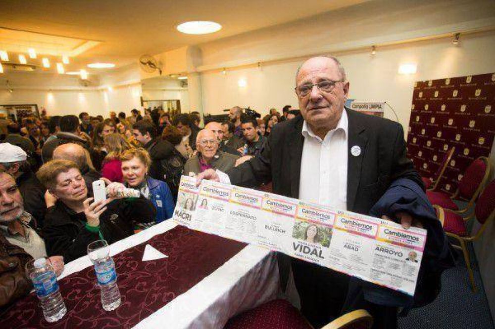 Arroyo lanz� la �campa�a limpia� junto a la gente