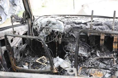 Incendiaron un auto en Ciudadela Norte