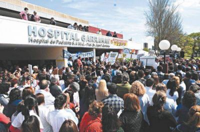 Abrazo al Garrahan para celebrar pagos adeudados por Ciudad