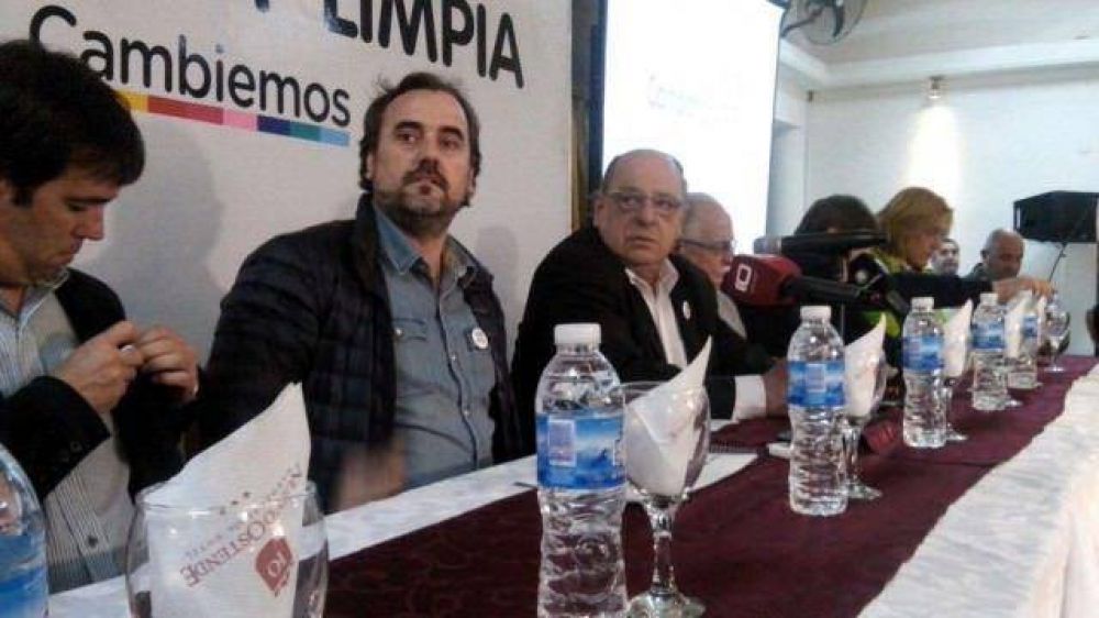Carlos Fernando Arroyo no asisti� al debate