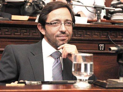 La Fiscal�a de Estado investiga la legalidad de diez pases a planta