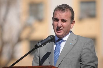 P�rez buscar� saldar la deuda de haberes con recaudaci�n propia