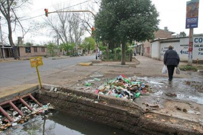 Guaymall�n, Luj�n y Las Heras, abandonados