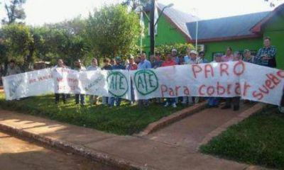 El Soberbio: Municipales protestan por suspensi�n del 50% de los salarios