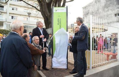 Se reinaugur� la Plaza de �La Concordia� y volvi� a girar La Calesita
