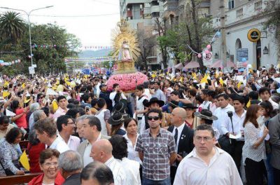 Procesi�n por calles del centro de la ciudad