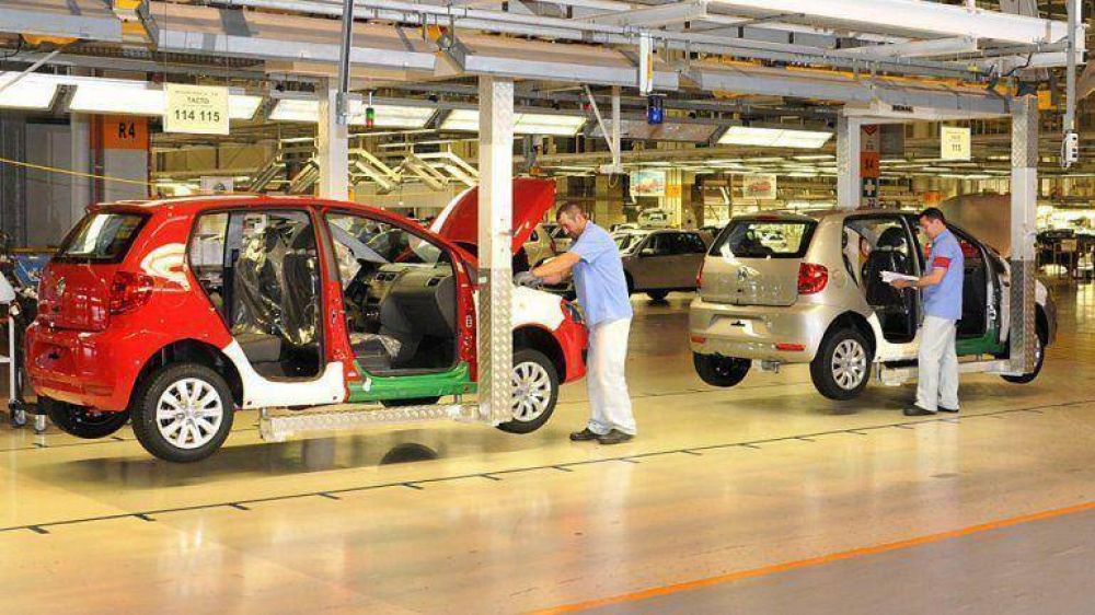 Crisis automotriz: Volkswagen suspendi 350 empleados de su planta de Crdoba