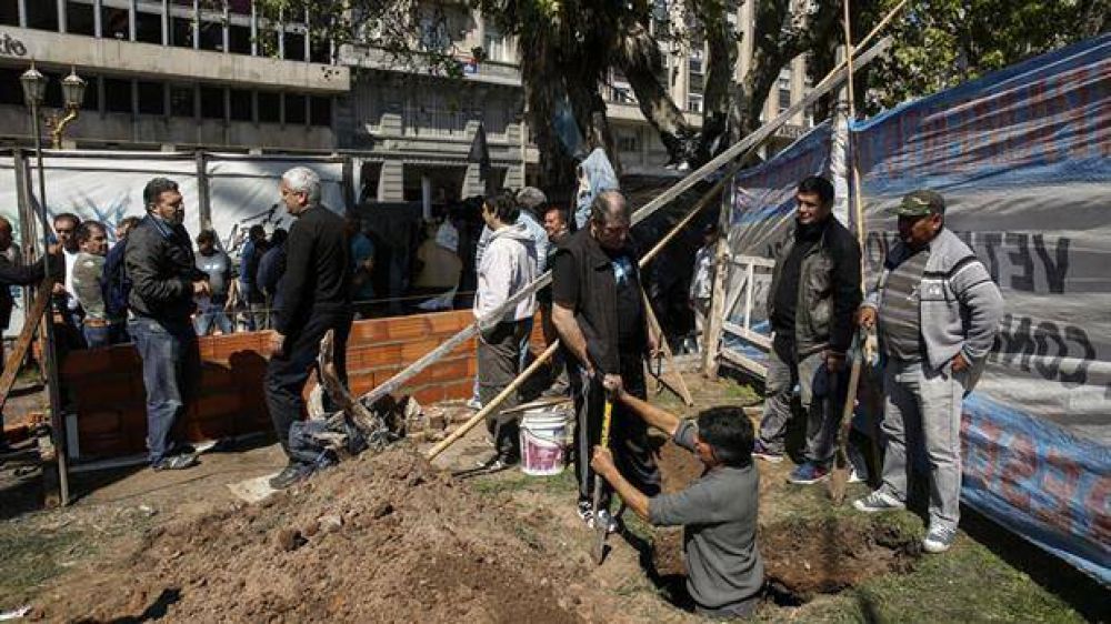 La Ciudad le cobrar� a los ex soldados el arreglo de la Plaza de Mayo