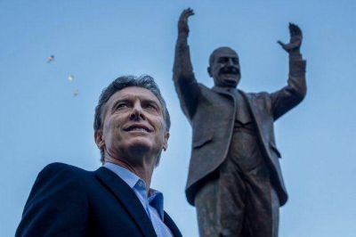 Macri ya es compa�ero, junto a Duhalde y Moyano inaugur� un monumento a Per�n