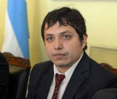 El candidato Noblega del FvP confirm� que no asistir� al debate minero