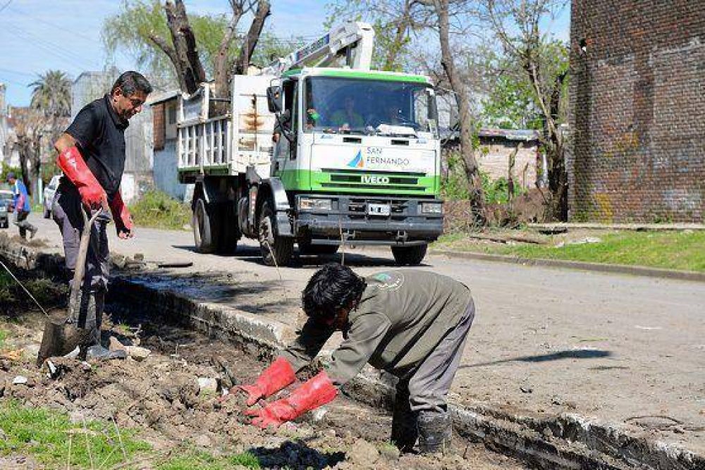 Mejoramiento integral y limpieza en el barrio Alsina de San Fernando