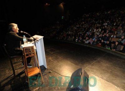 Alberto: �Buscaremos mejorar los sueldos de los docentes�