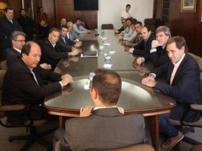 Ernesto S�nz visit� La Plata: �El radicalismo est� en Cambiemos y apoya a Julio Garro�