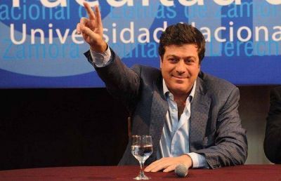 Investigan a Mariotto por contrataciones presuntamente irregulares