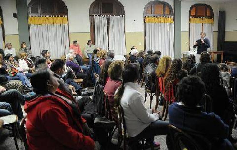 Leonardo Boto present� su Plan de Gobierno ante fomentistas