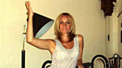 Le clav� una navaja que dec�a: 