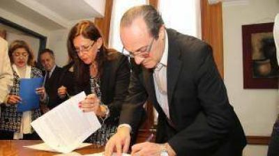 Escuelas t�cnicas de Famaill� y de R�o Seco dispondr�n de nuevos edificios