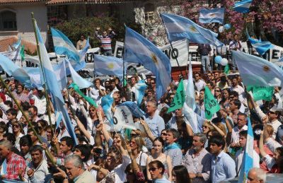 A semanas de la siembra de granos, las fincas salte�as est�n paralizadas