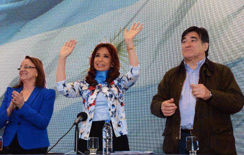 CFK anunci� un acueducto, un natatorio y centro de medicina nuclear