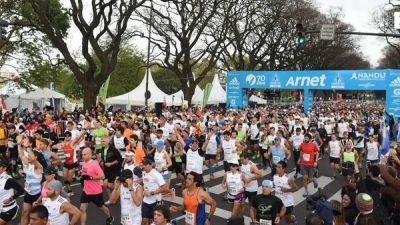 M�s de 11.000 personas participan en la Marat�n de Buenos Aires