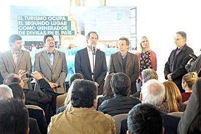 Daniel Scioli asegur� tener un fuerte compromiso con el turismo y el deporte