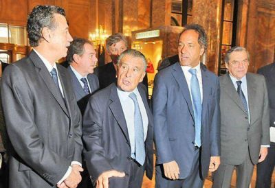 Scioli env�a se�ales de ajuste para mostrar que hay �otro modelo�