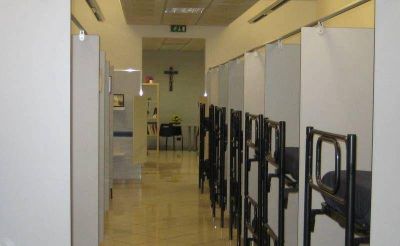 Inauguran el dormitorio del Papa para personas sin techo