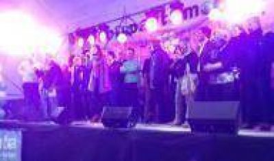 La Plata: Multitudinarias cenas de Bruera en localidades y barrios 