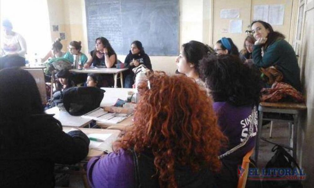 Nutrida presencia correntina en el 30 Encuentro Nacional de Mujeres