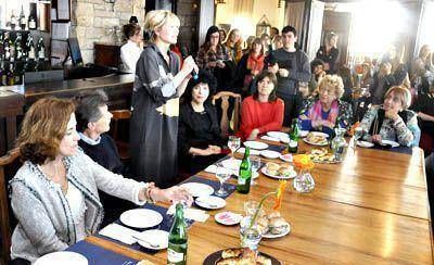 Karina Rabolini se reuni� con mujeres emprendedoras
