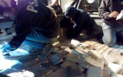 Secuestran 240 kilos de coca�na en San Andr�s de Giles