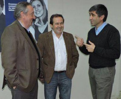 Tandil: Lunghi recorri� instalaciones del Grupo ASSA; �estas empresas generan empleo para los j�venes�