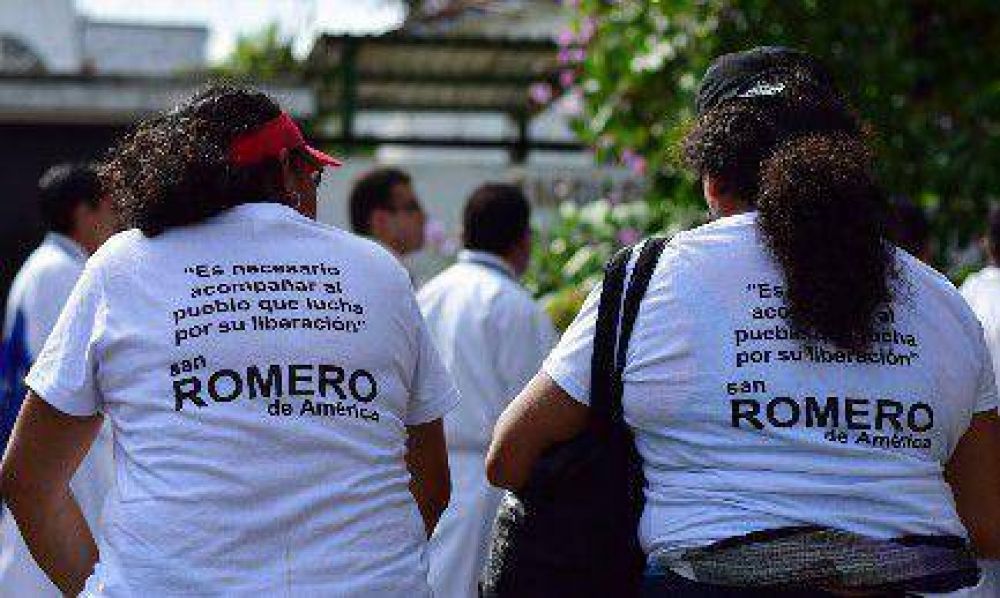 Tres milagros para Romero