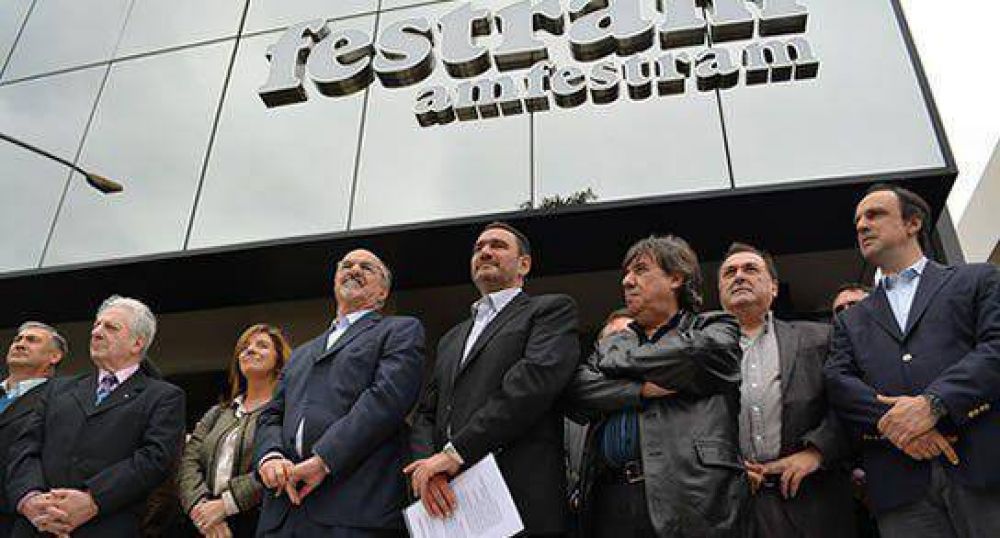 Municipales piden cambios en el salario
