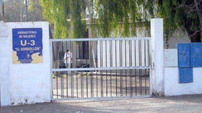 Finaliz� el mot�n en el penal de mujeres