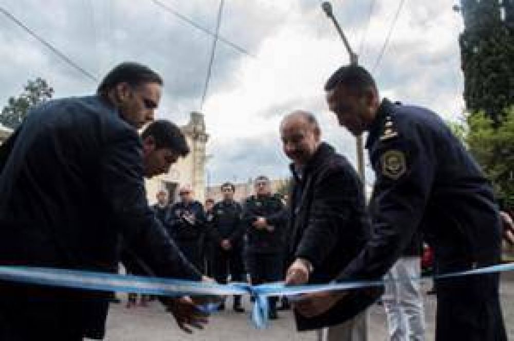 Inza presidi� la inauguraci�n del Servicio de Emergencias 911 y la sala operativa integral del Centro de Despacho y Emergencias