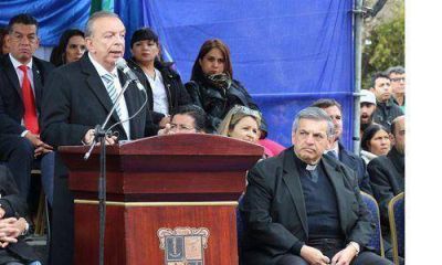 Disculpas de Z�ccaro al cura y el obispo