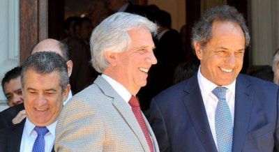 Scioli desaf�a a los gremios y confirma a Urribarri en Transporte