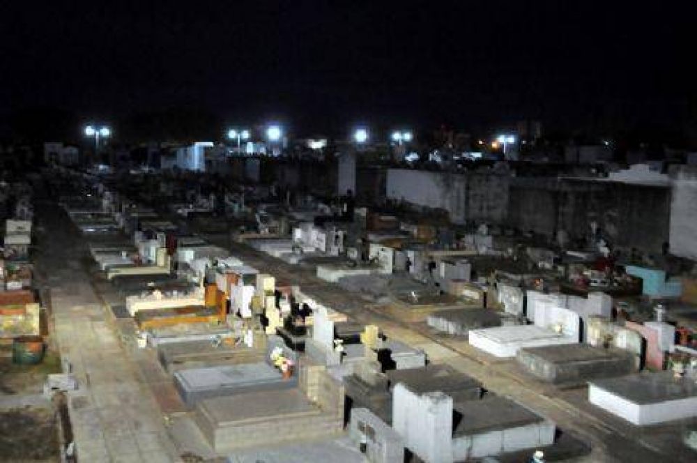 Se habilitaron m�s columnas de luminarias en el Cementerio municipal