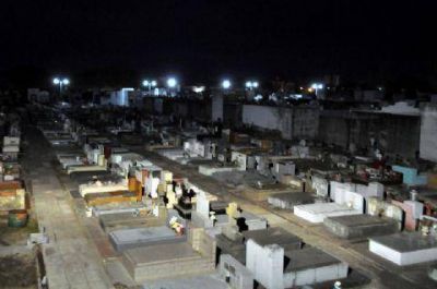Se habilitaron m�s columnas de luminarias en el Cementerio municipal