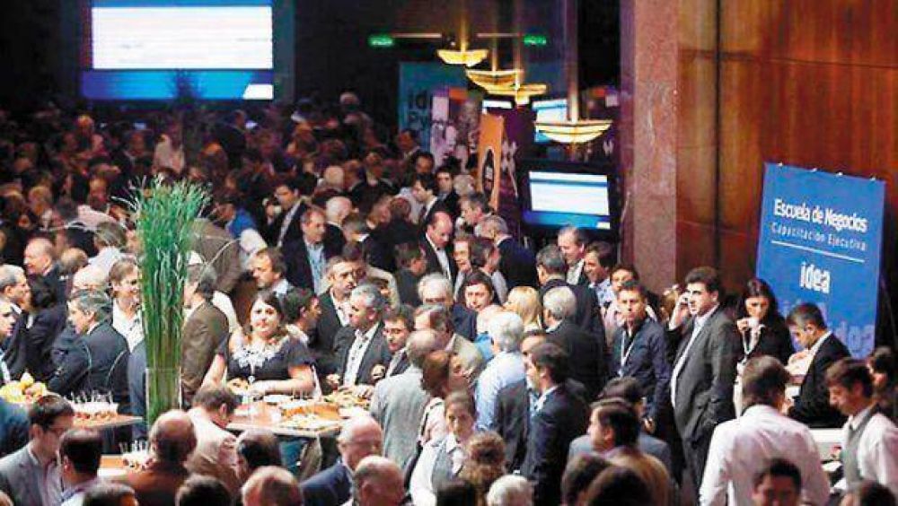 Los candidatos presidenciales hacen su �road show� electoral ante los empresarios m�s fuertes del pa�s