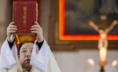 Un sacerdote chino denuncia la represi�n comunista: �Mi obispo lleva 20 a�os en la c�rcel�