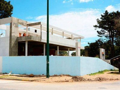 Campa�a limpia: la comuna sali� a cubrir paredones con pintadas pol�ticas