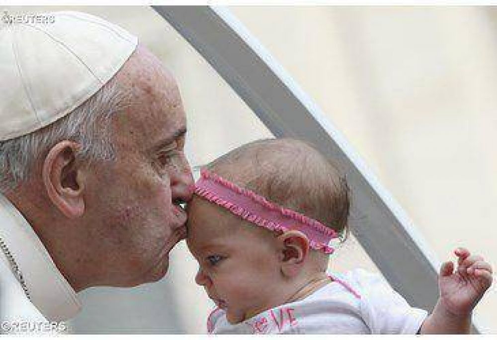 Catequesis del Papa: Defendiendo a la familia, protegemos a la humanidad