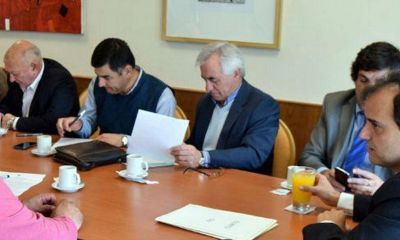 Reci�n este mes, De la Sota se acord� de entregar a intendentes el dinero de la tasa vial